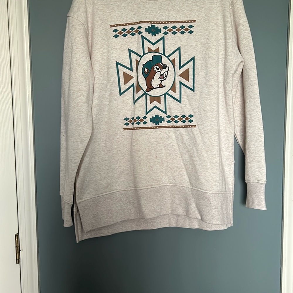 Buc-ees Beige Graphic Sweatshirt